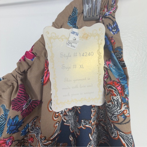 Floral Button-Up Shirt with Butterfly Print - Picture 6 of 11